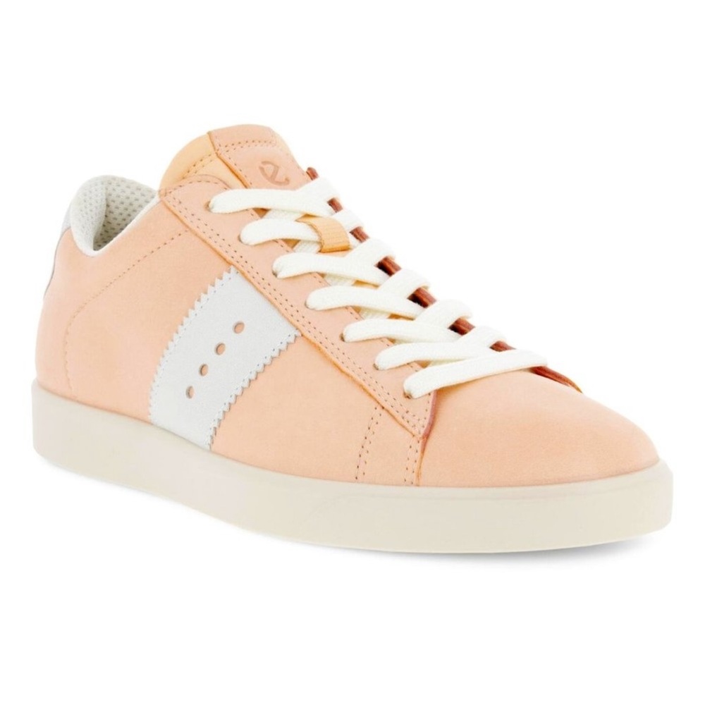 Like New Ecco Street Lite Retro Sneaker in Peach Nectar size 38